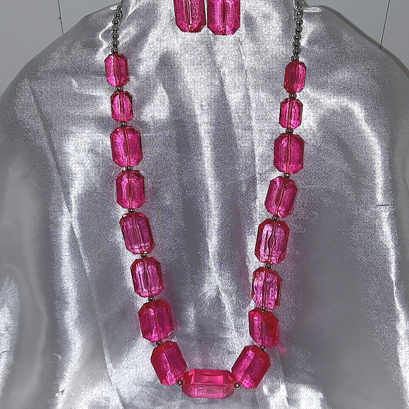 PAPARAZZI Lovely in pink - Picture 3 of 4